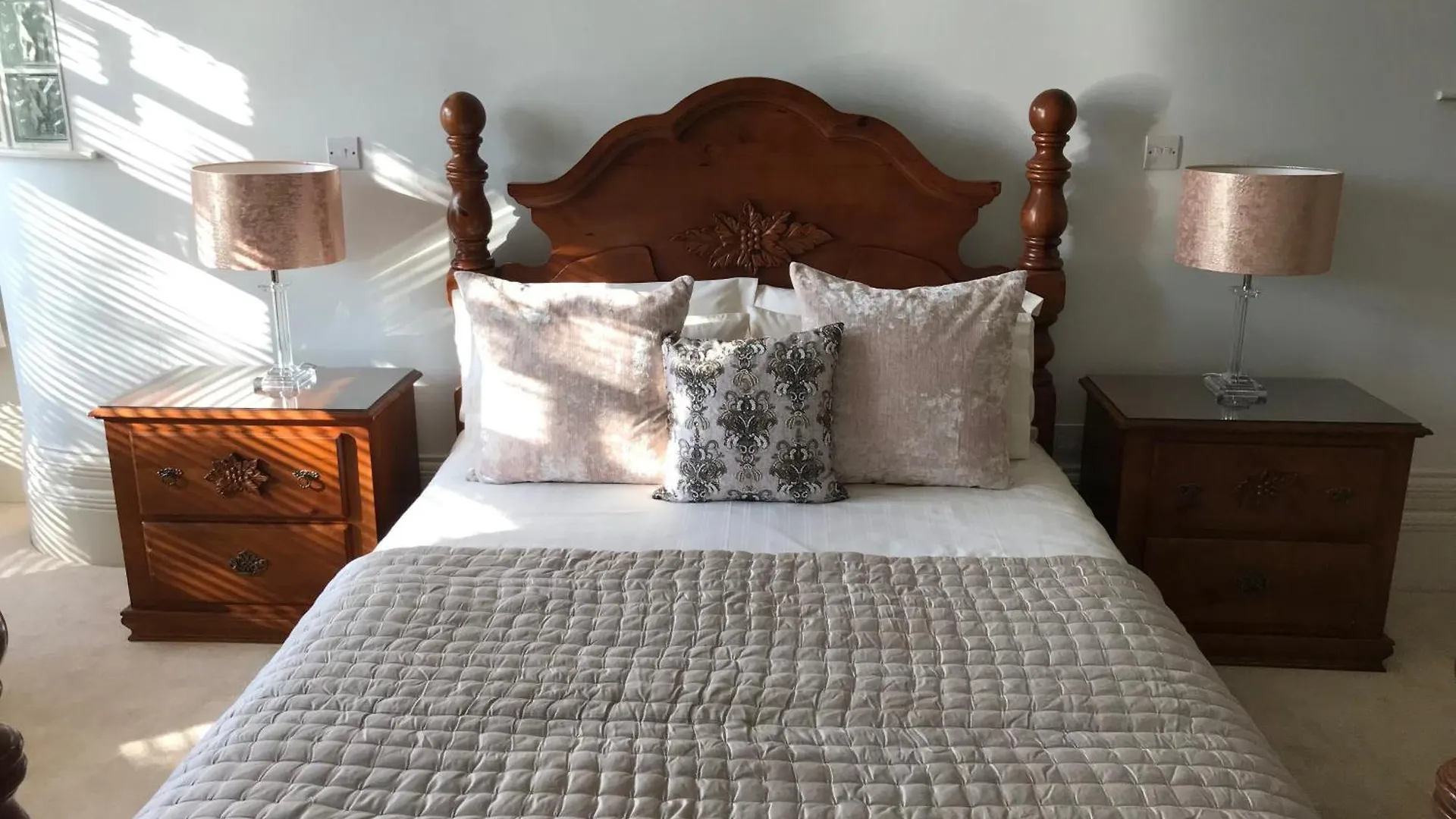 Silversprings - City Centre Apartments With Parking Exeter