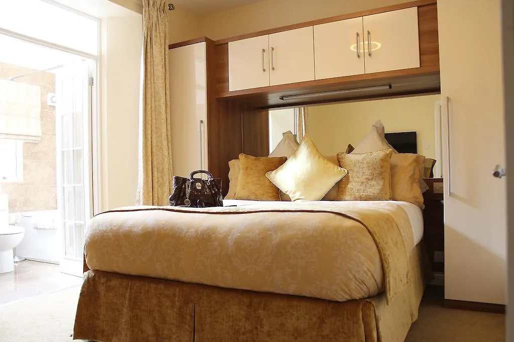 Silversprings - City Centre Apartments With Parking Exeter