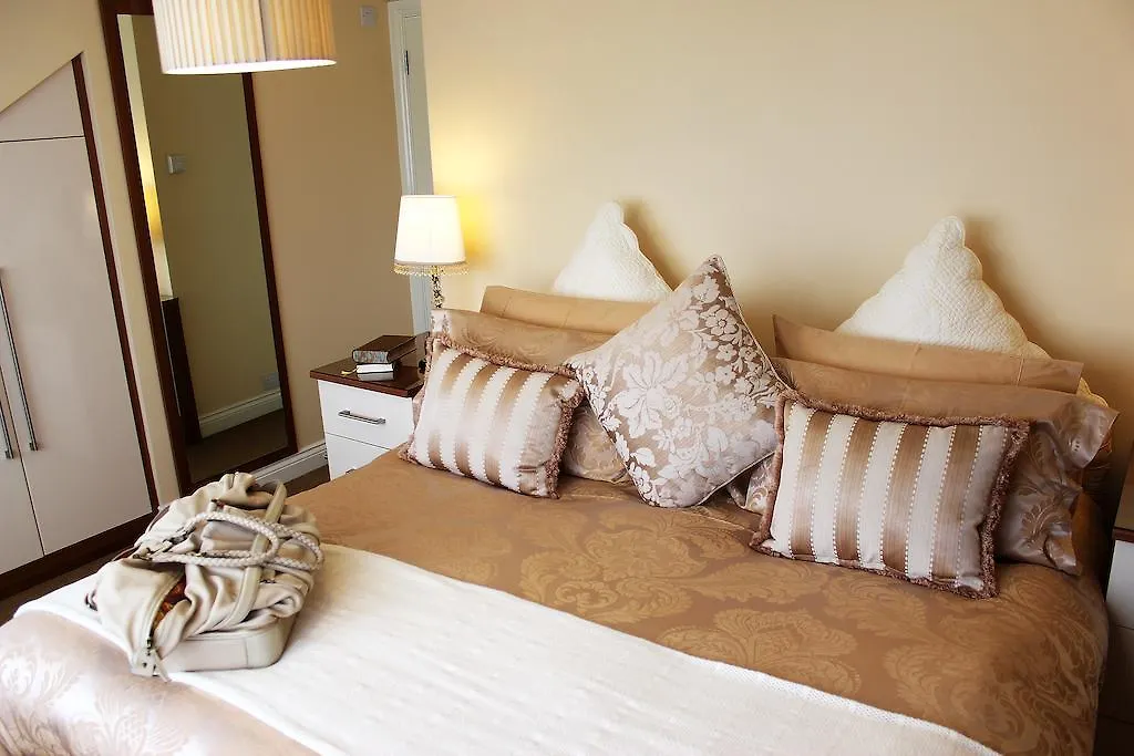 Silversprings - City Centre Apartments With Parking Exeter